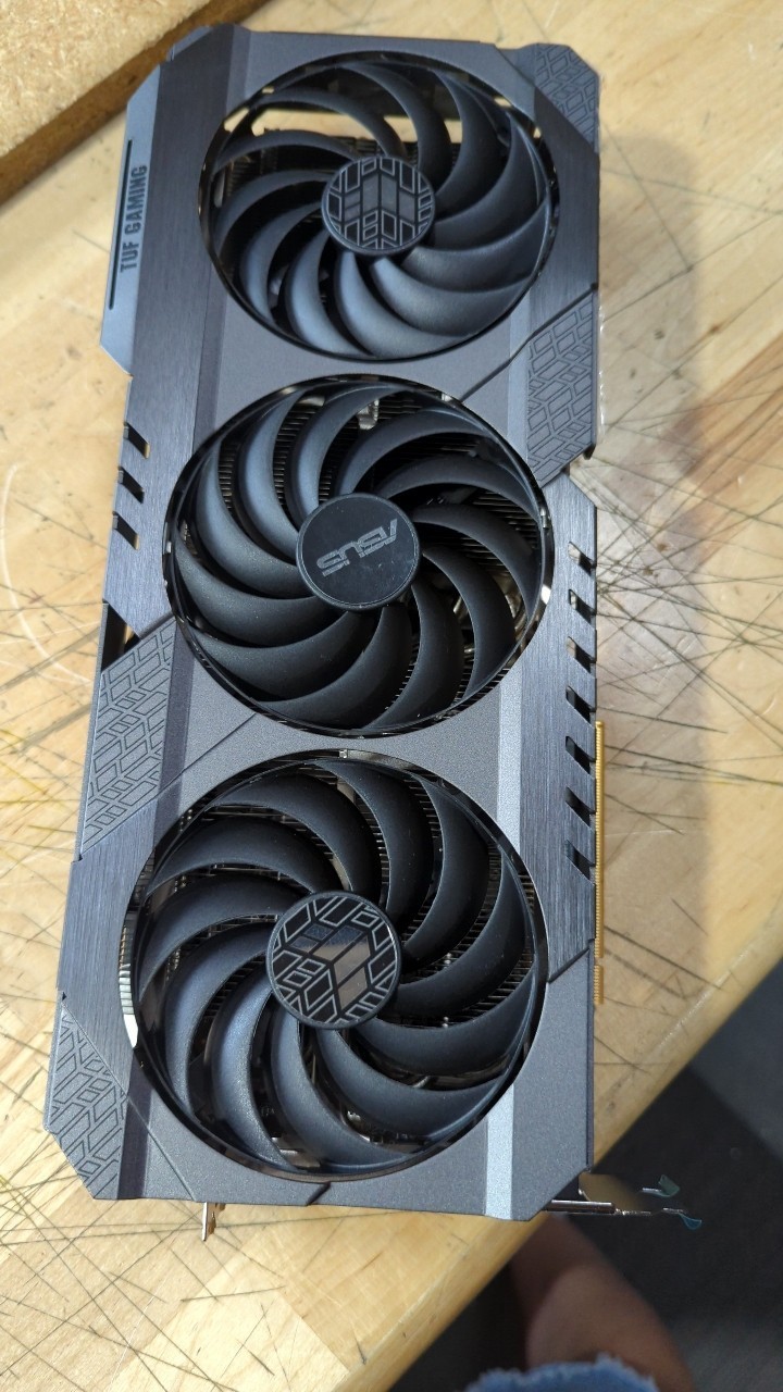 BH ベストオファー：Asus GeForce RTX 40 - Graphics Card 24Gb Gddr6X のレビューと価格